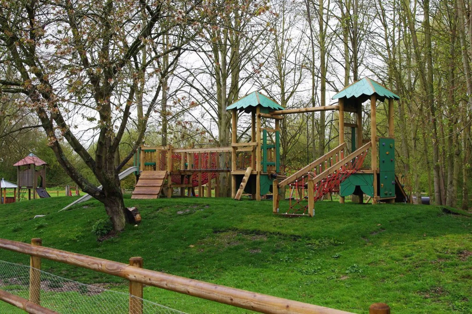 An image depicting the trail Barnwell Country Park and its surrounding area.