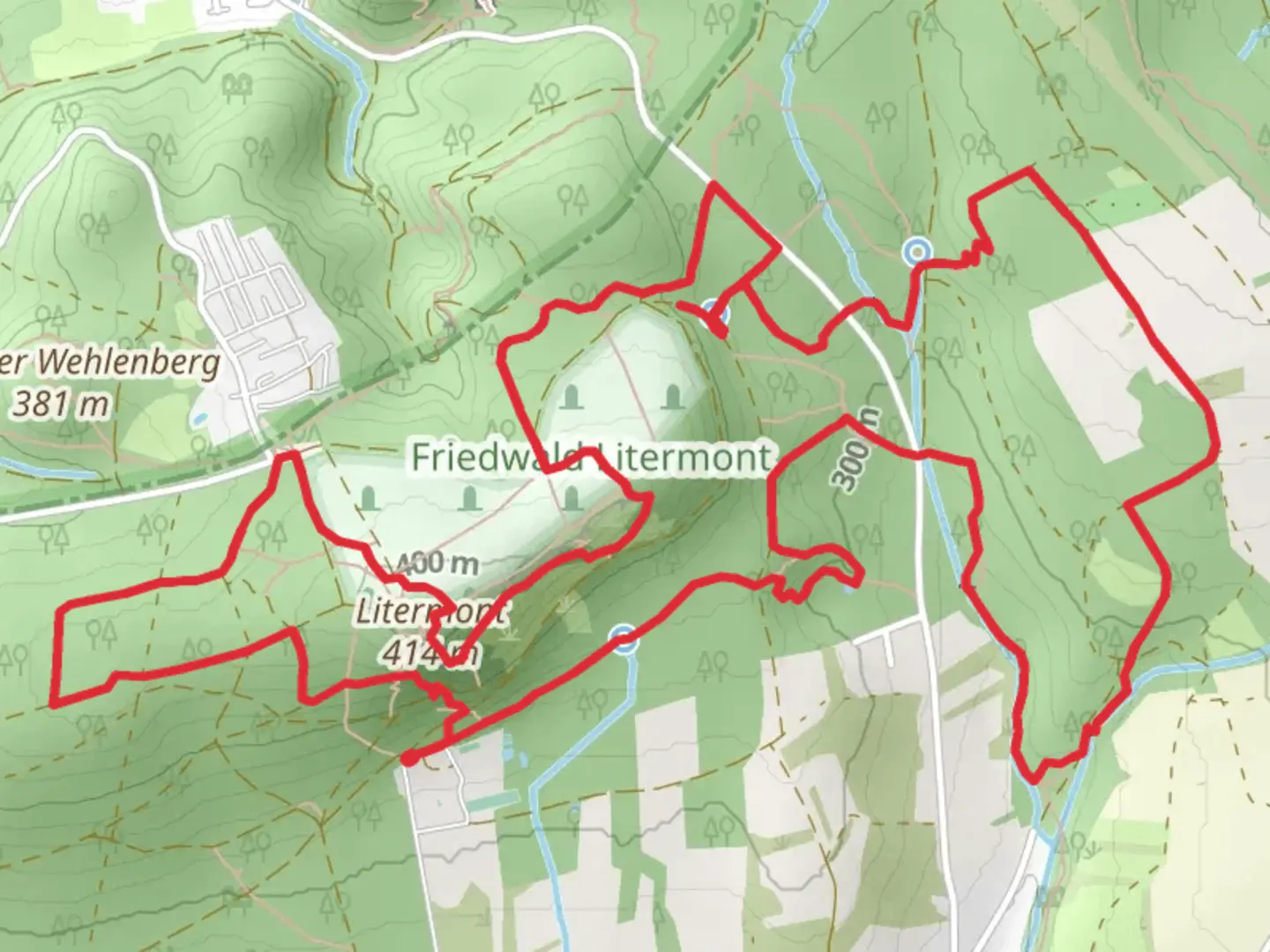 An image depicting the trail Geschichtspark and Weidendom via Litermont Gipfeltour and its surrounding area.