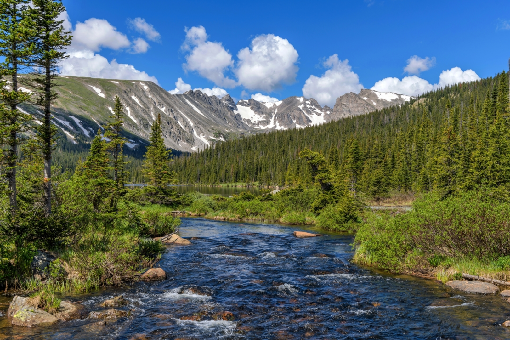 An image depicting the trail Colorado Mountain Club South Trail and its surrounding area.