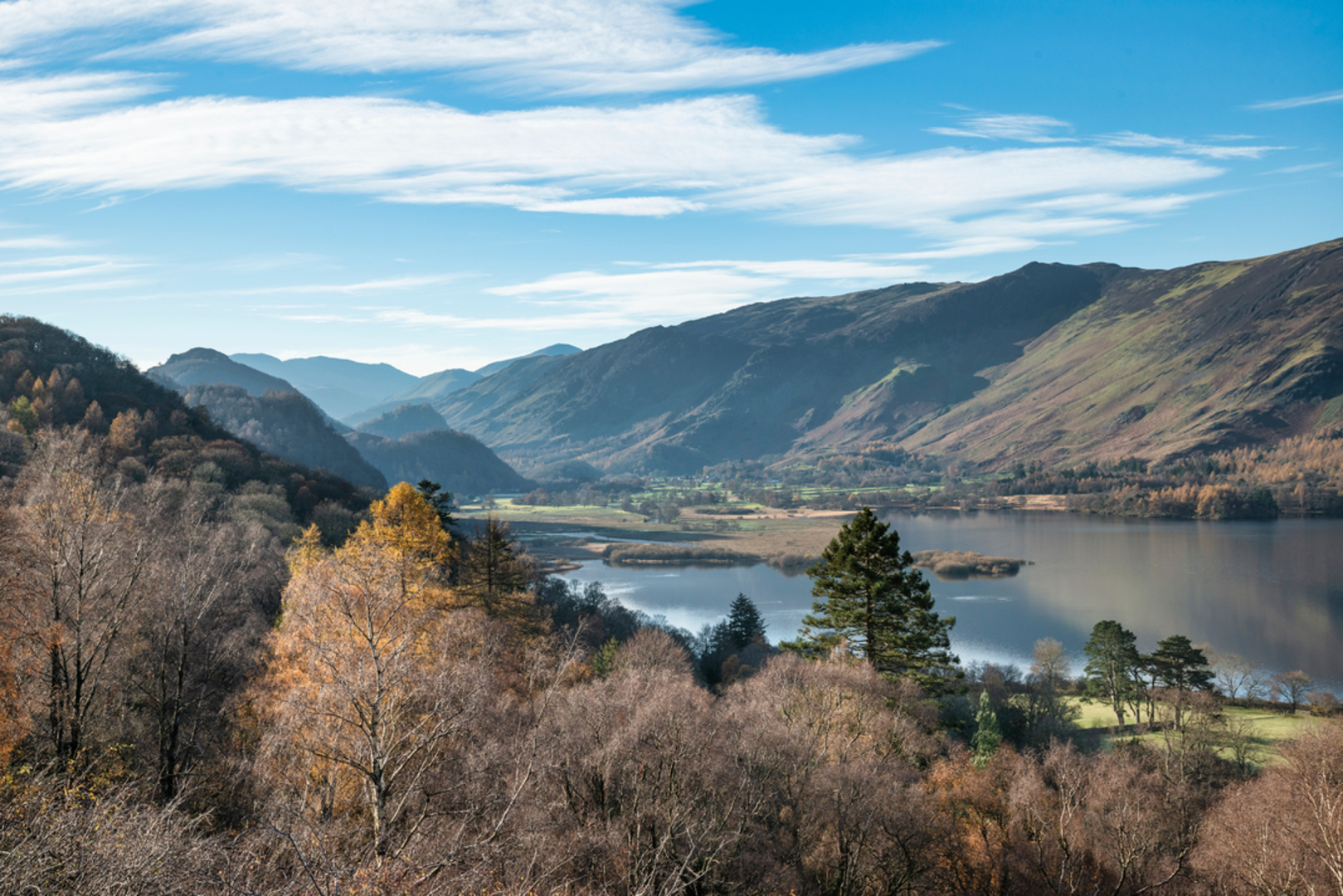 An image depicting the trail Walla Crag and its surrounding area.