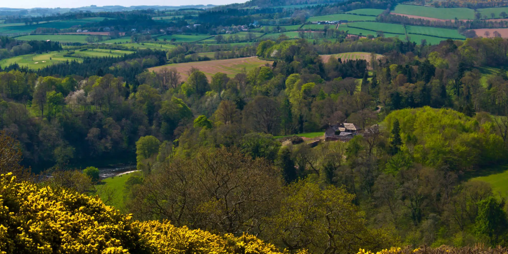 An image depicting the trail Eildon Hills and River Tweed Loop and its surrounding area.