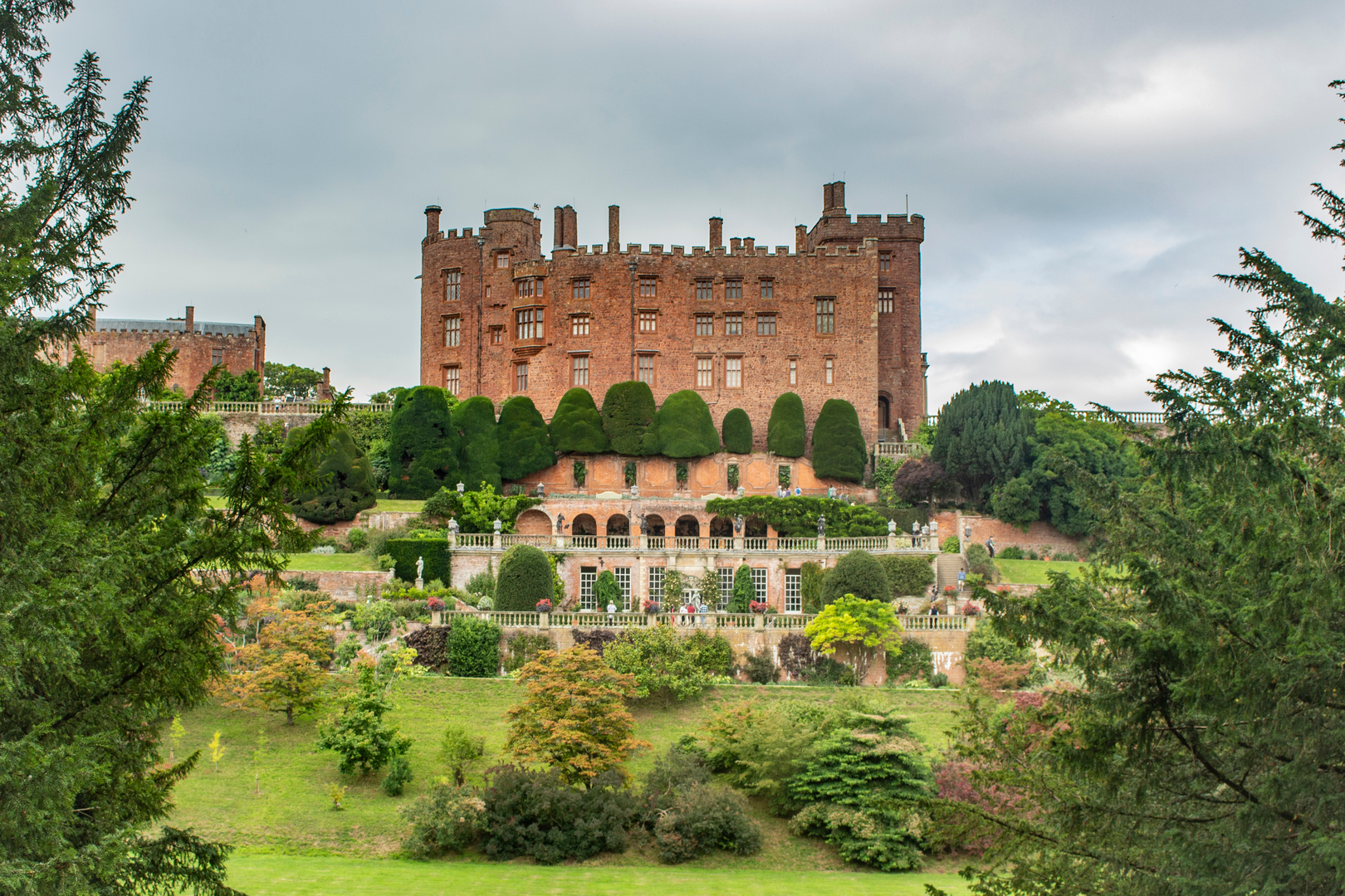 An image depicting the trail Garden Trail at Powis and its surrounding area.