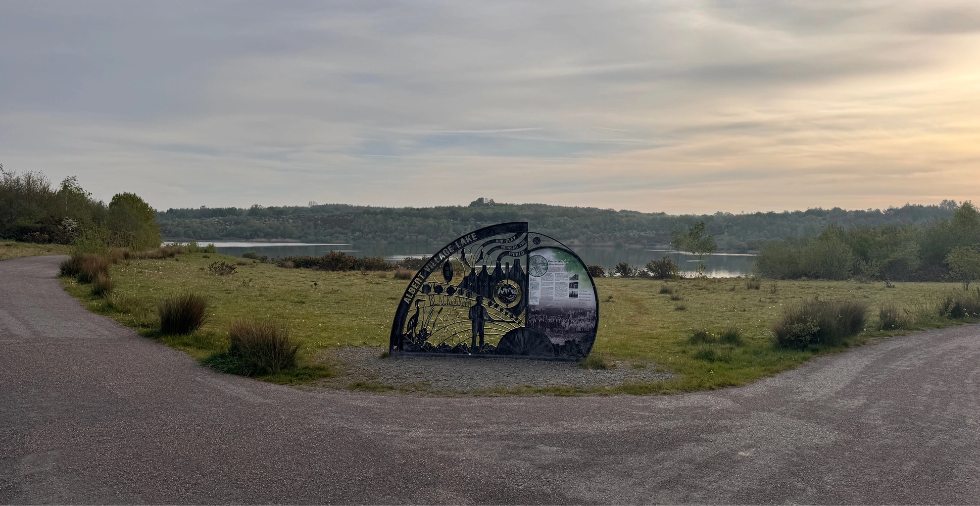 An image depicting the trail Albert Village Lake Walk and its surrounding area.
