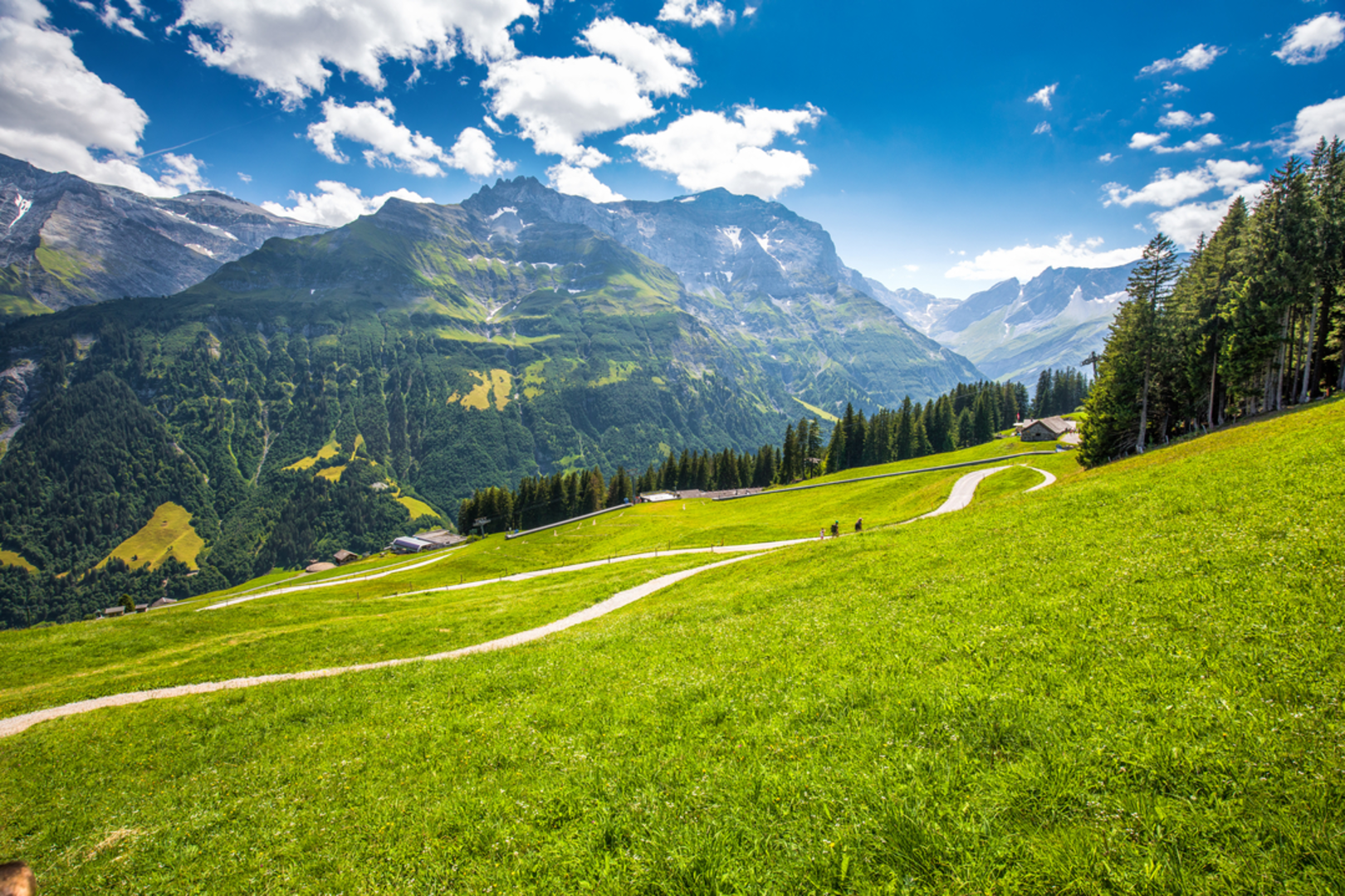 An image depicting the trail Elm - Obererbs to Ämpächli Trail and its surrounding area.