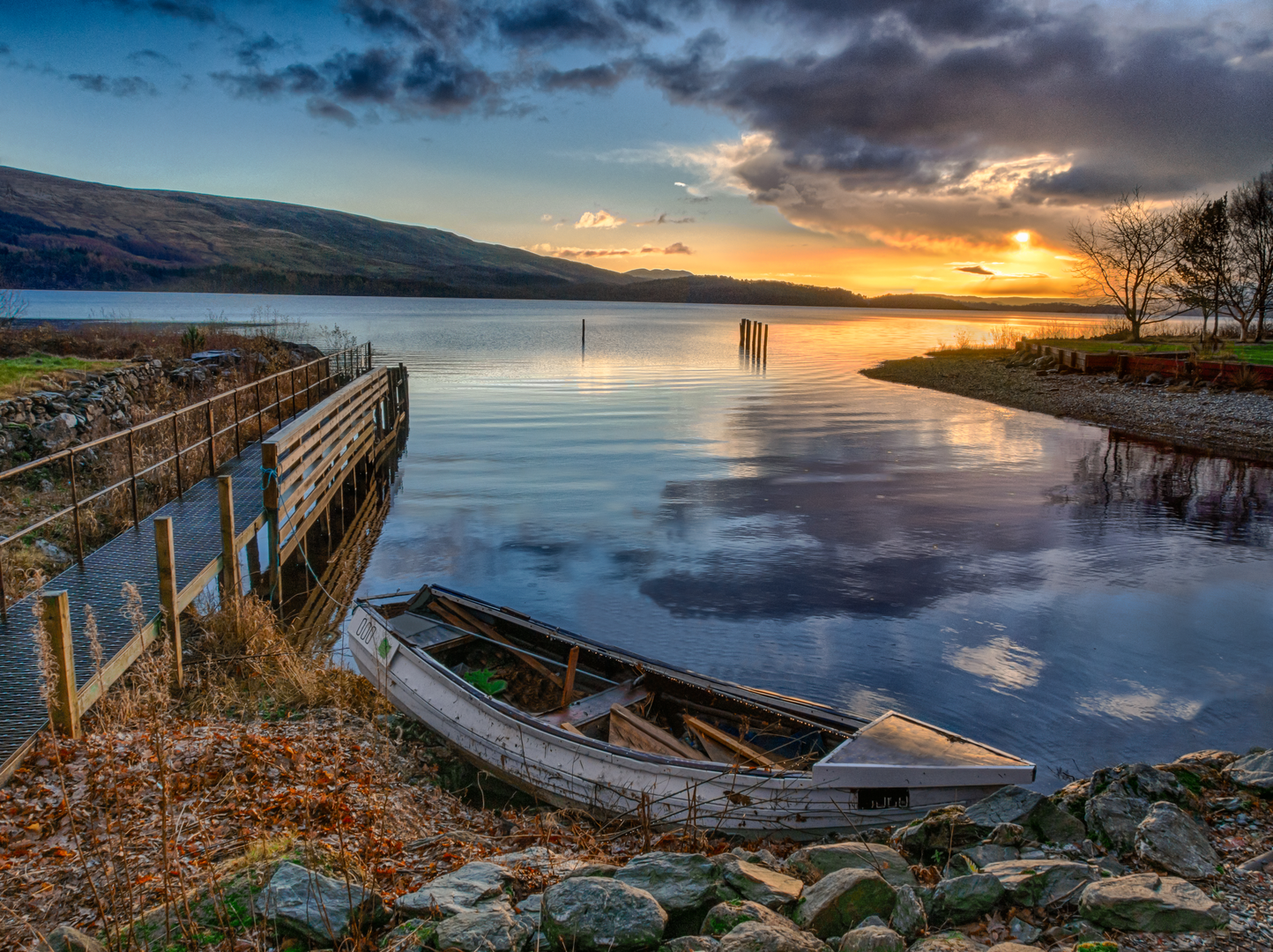 An image depicting the trail Luss Village - Riverside Path and its surrounding area.