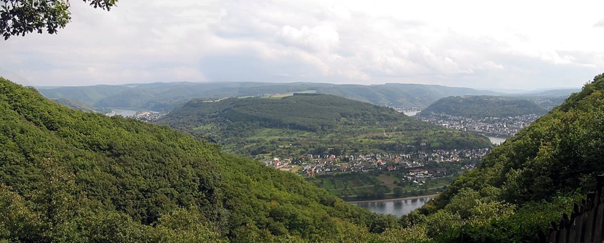 An image depicting the trail Klettersteig Calmont Loop and its surrounding area.