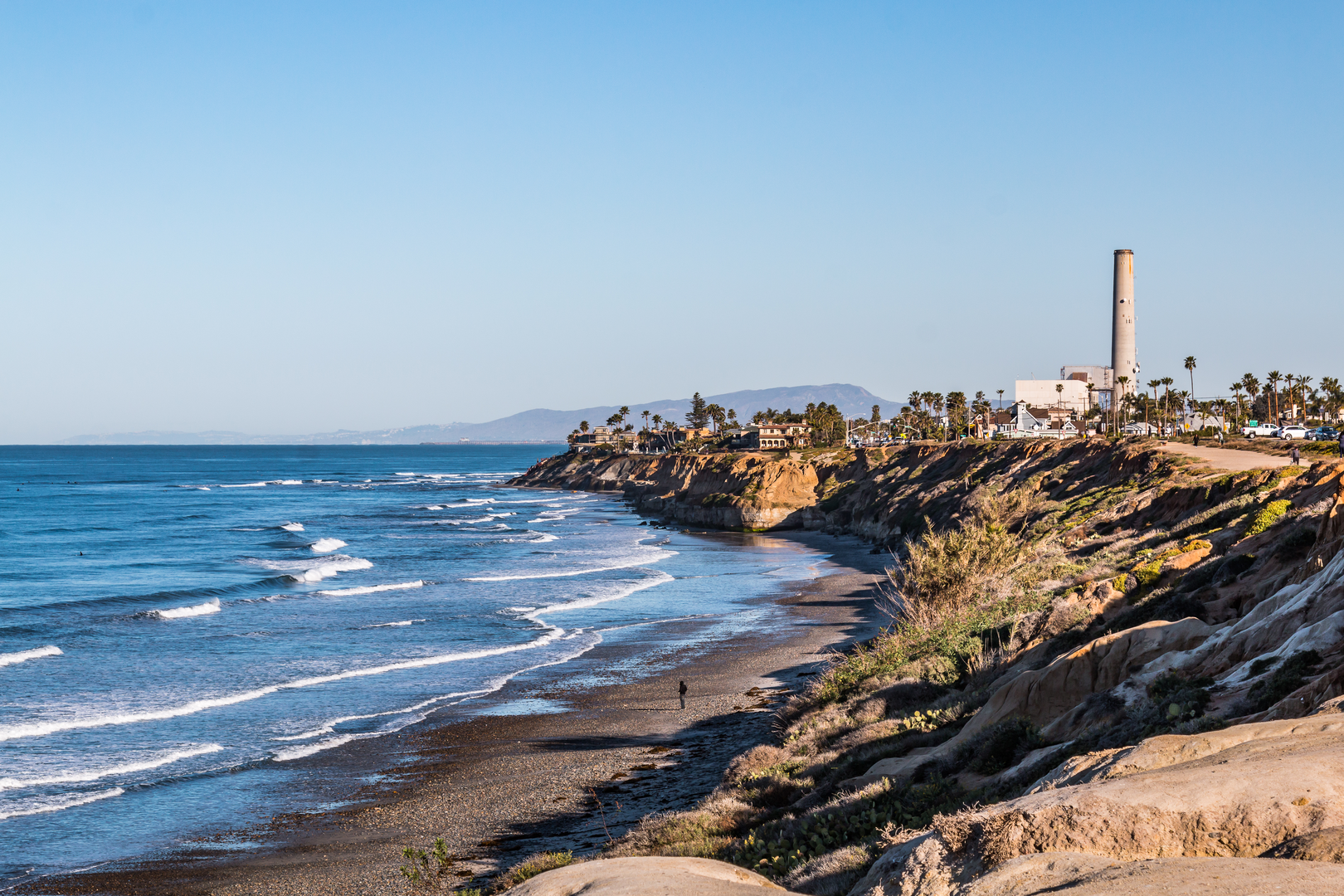 An image depicting the trail Carlsbad Beach Trail and its surrounding area.