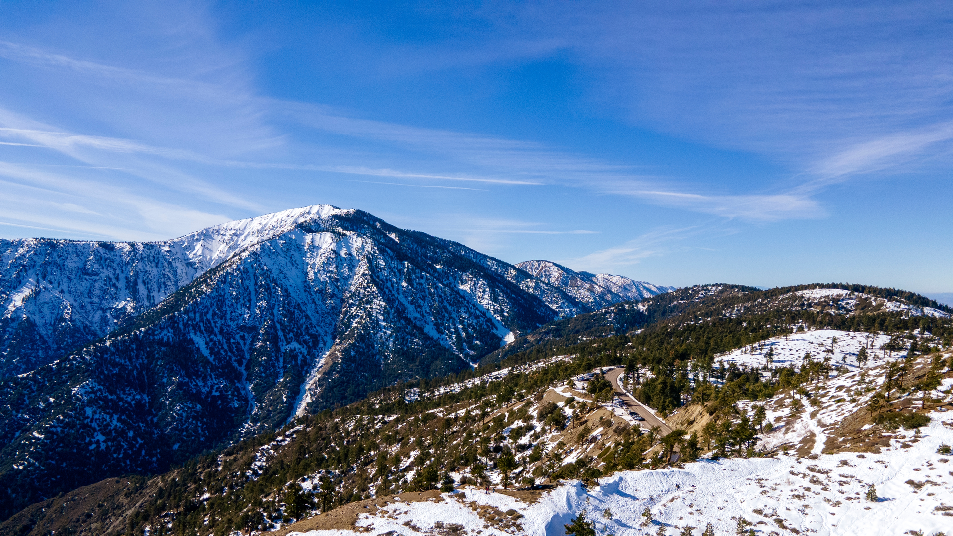 An image depicting the trail Mount Baden-Powell and its surrounding area.