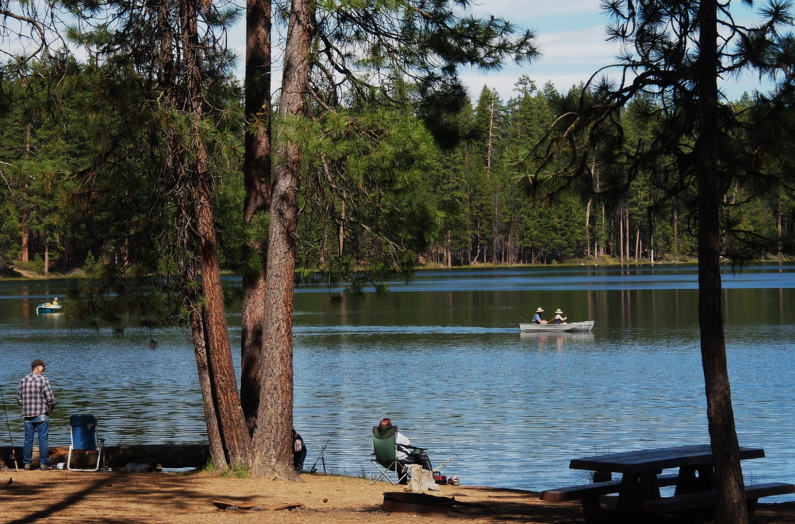 An image depicting the trail South Twin Lake Trail and its surrounding area.