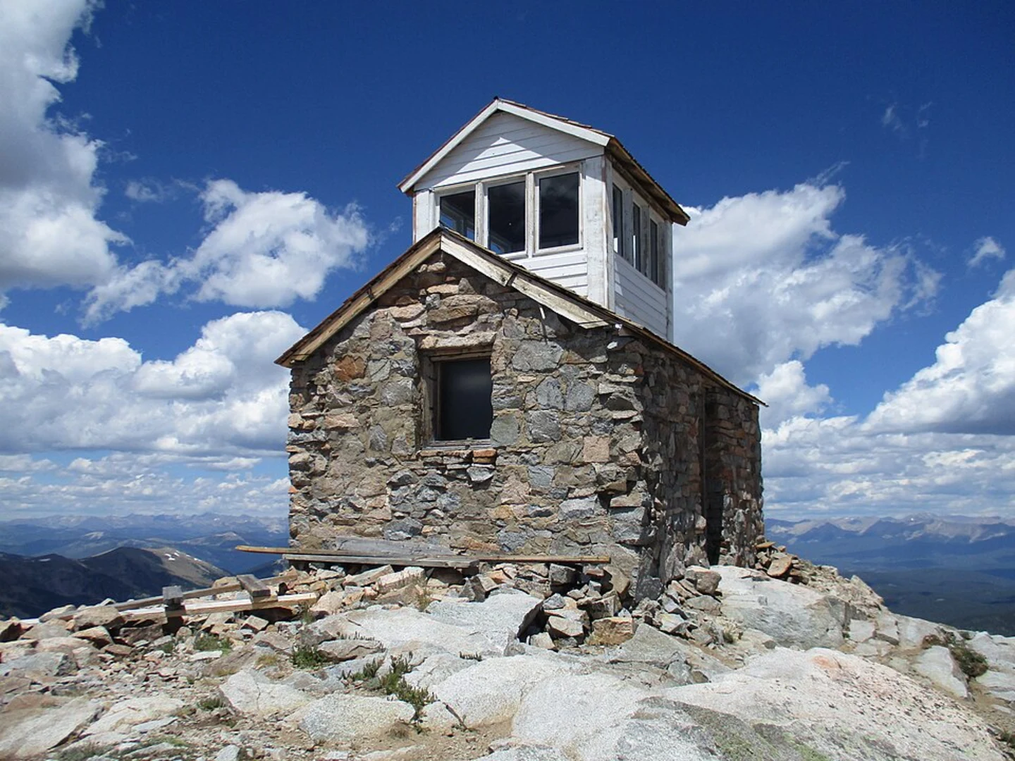 An image depicting the trail Fairview Peak Trail and its surrounding area.