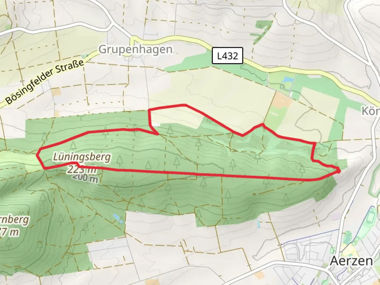 An image depicting the trail Lueningsberg via Pyrmonter Weg and Hansaweg and its surrounding area.