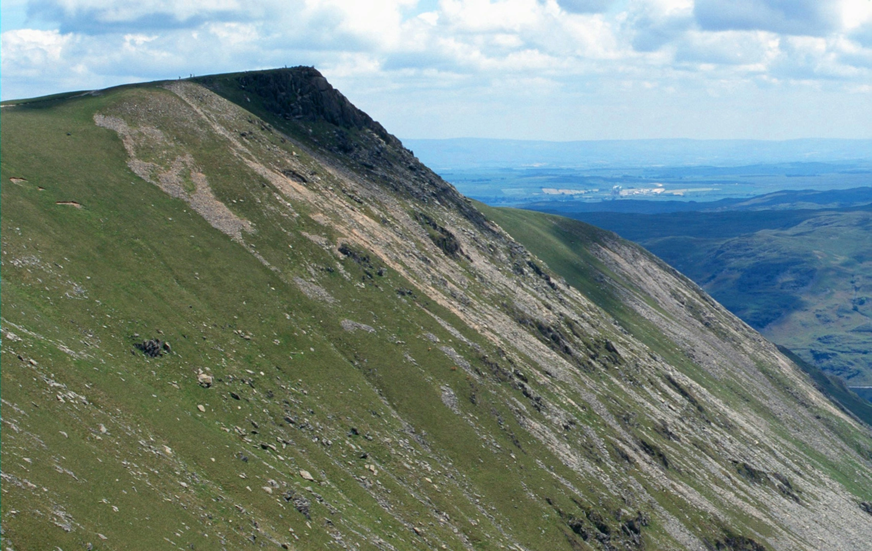 An image depicting the trail Rampsgill Head and Kidsty Pike Loop from Mardale Head and its surrounding area.