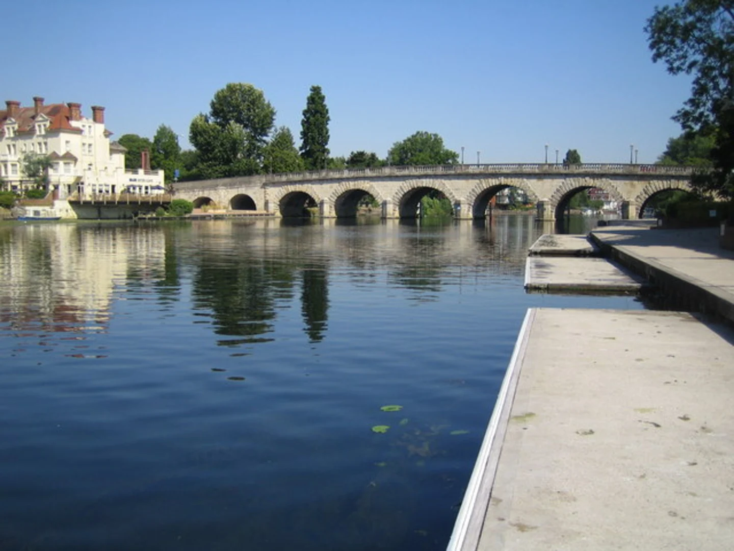 An image depicting the trail River Thames Walk from Maidenhead and its surrounding area.