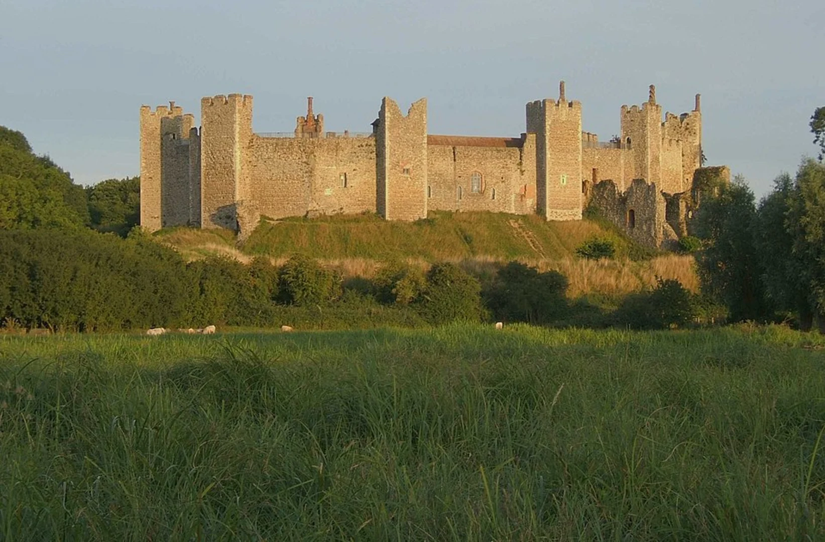 An image depicting the trail Framlingham Loop and its surrounding area.