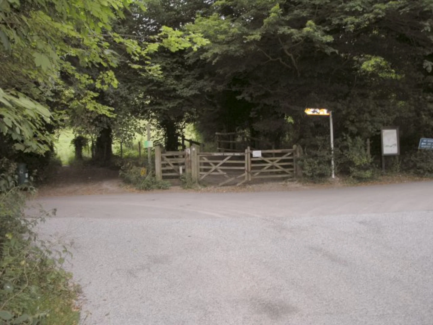 An image depicting the trail Trosley Country Park and Crookhorn Wood Loop and its surrounding area.