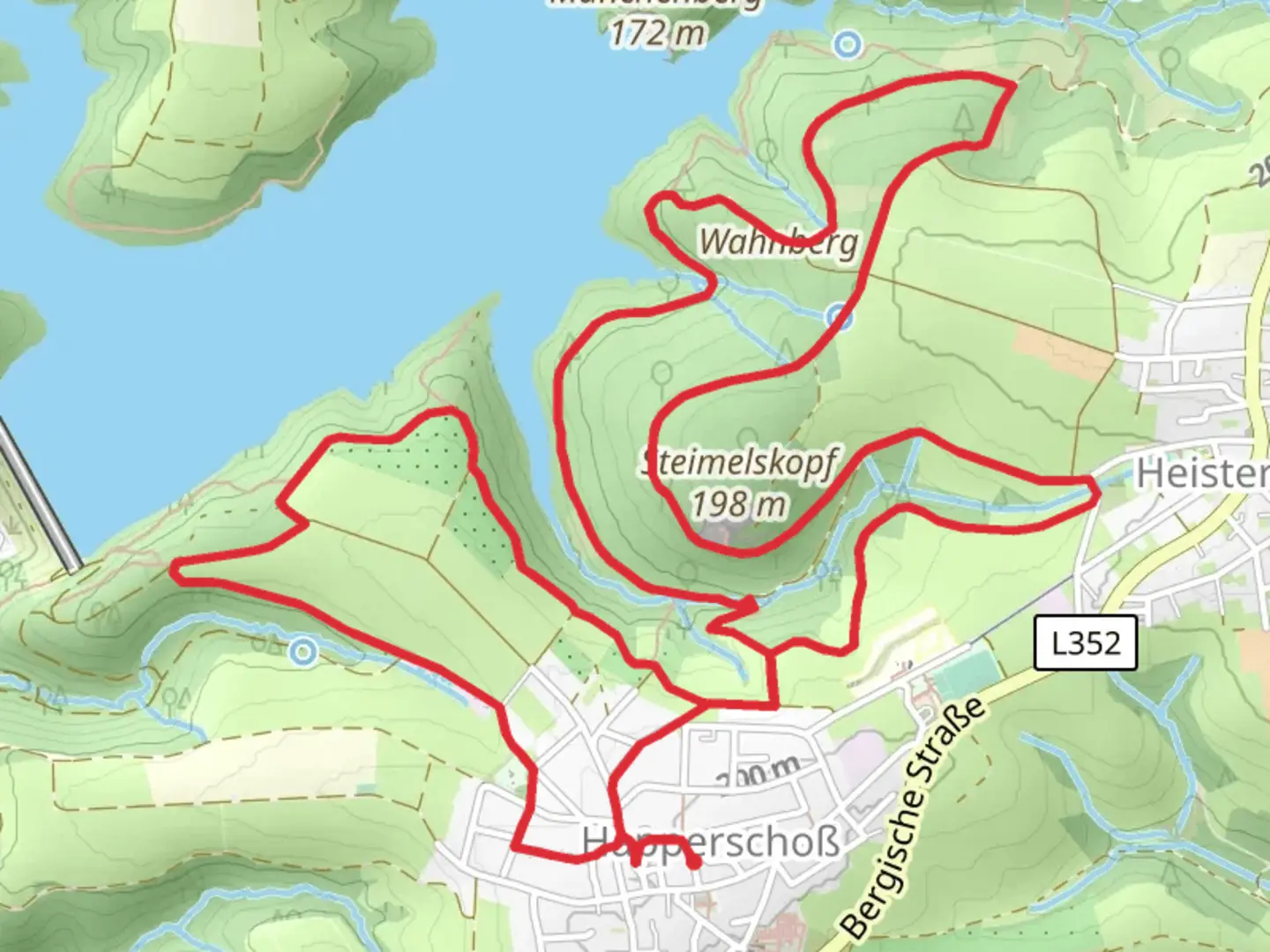 An image depicting the trail Wahnbach and Wahnberg via Bergischer Weg and its surrounding area.