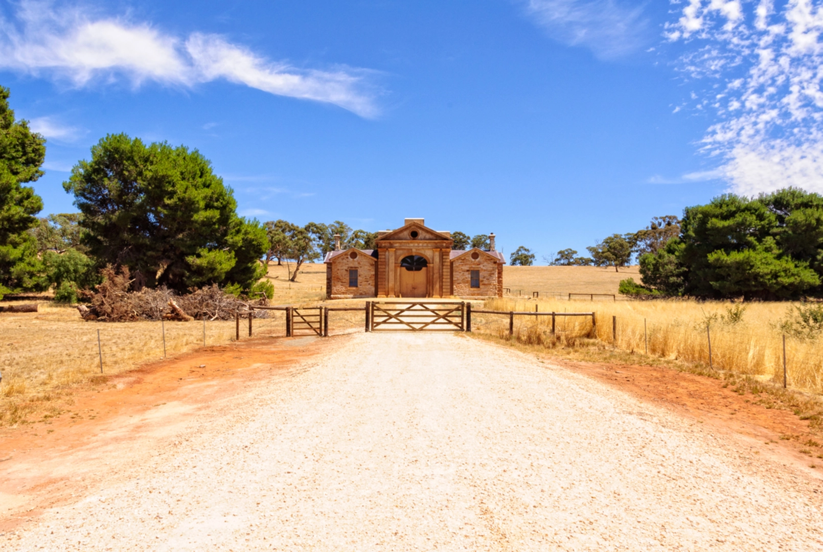 An image depicting the trail Mintaro to Martindale Hall Short Walk and its surrounding area.