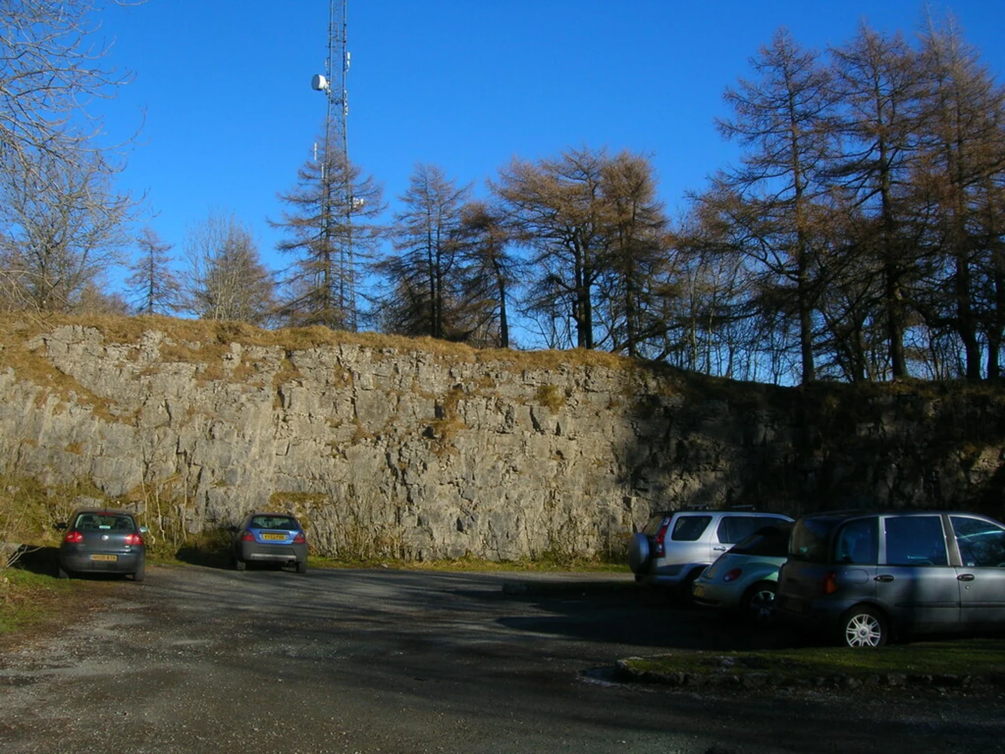 An image depicting the trail Scout Scar and its surrounding area.